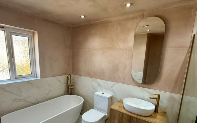 Bathroom C 3