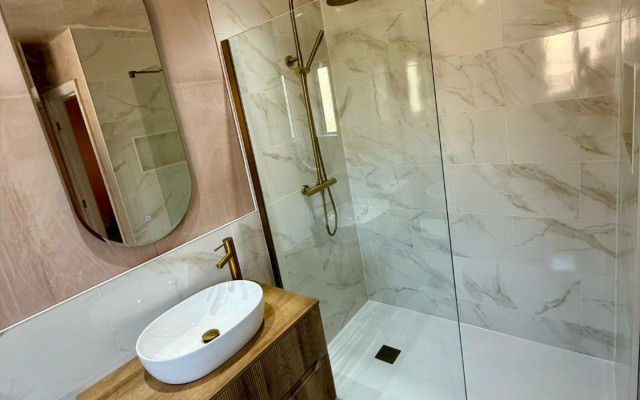 Bathroom C 2