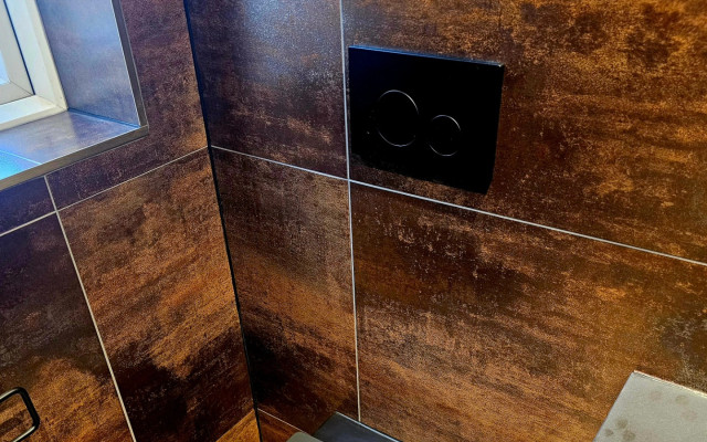 Bathroom D 4